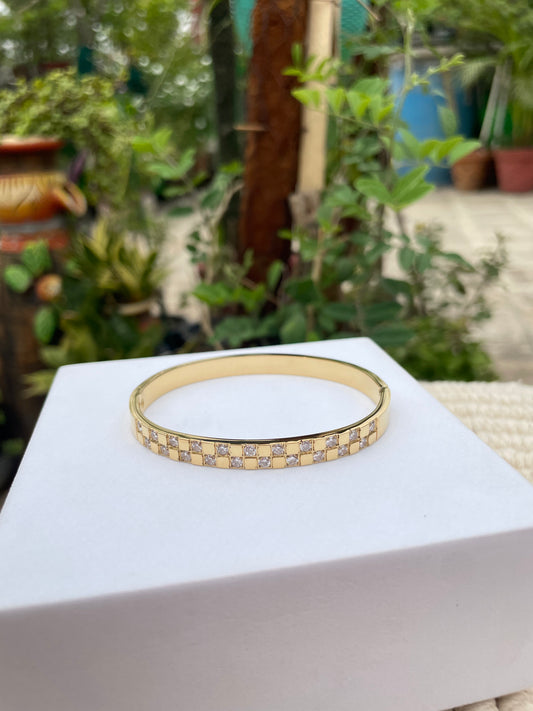 Hinged Square mini Diamond Bracelet
