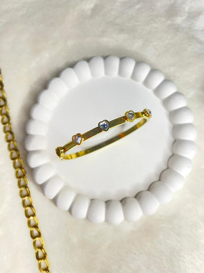 Queen’s Gold Brace Duo