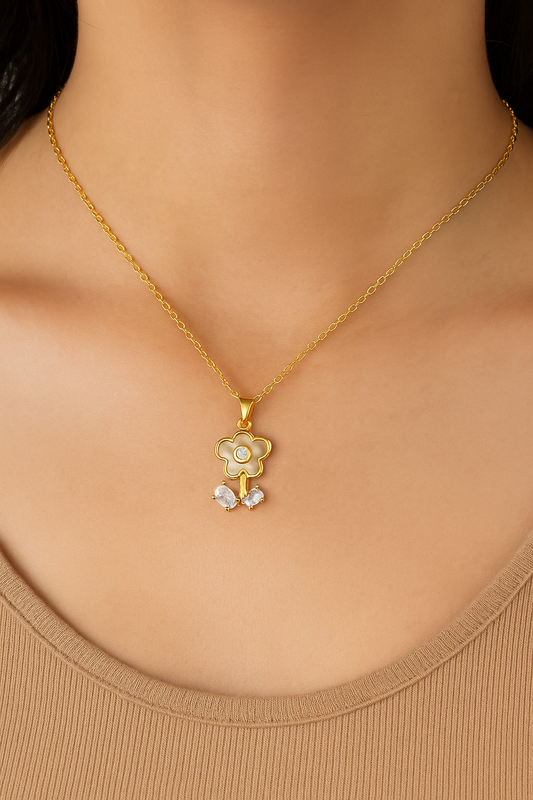 Minimal Flower Necklace